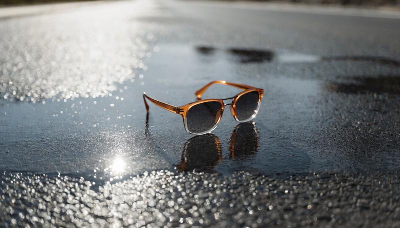 Polarised vs non-polarised sunglasses lens comparison